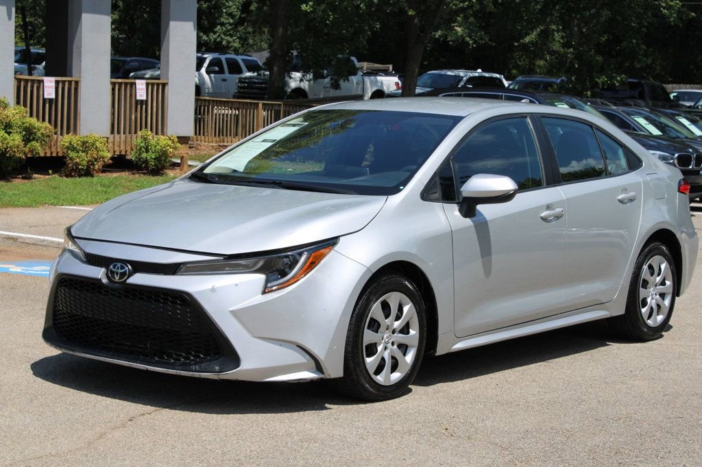 Used 2021 Toyota Corolla LE image 3
