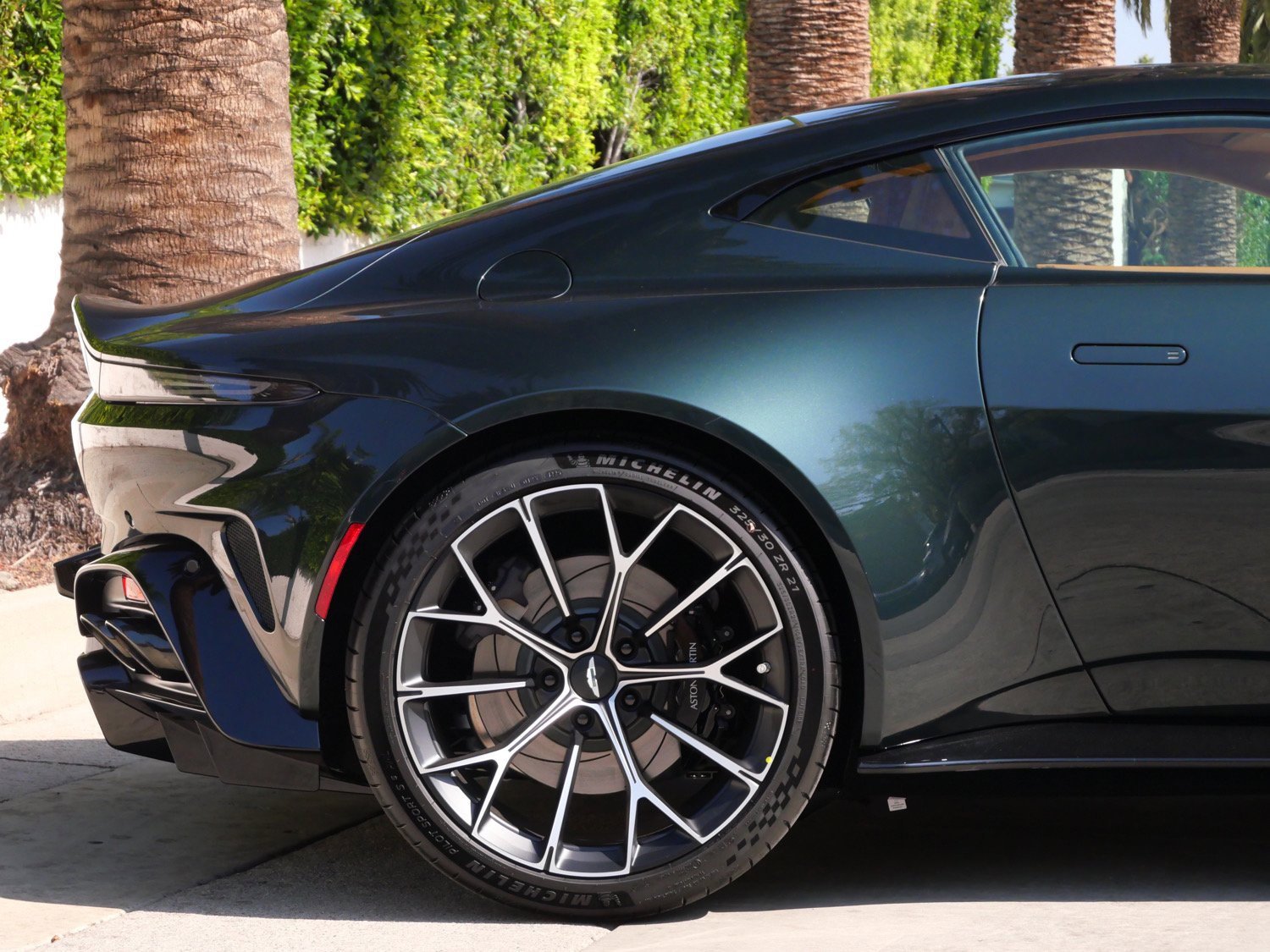 New 2026 Aston Martin V8 Vantage Coupe image 22