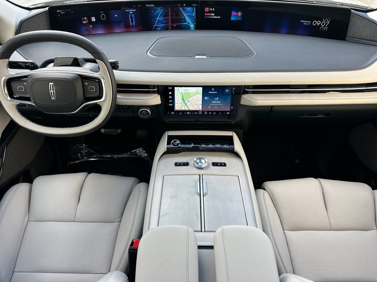 New 2026 Lincoln Navigator L Reserve AWD/4WD image 12