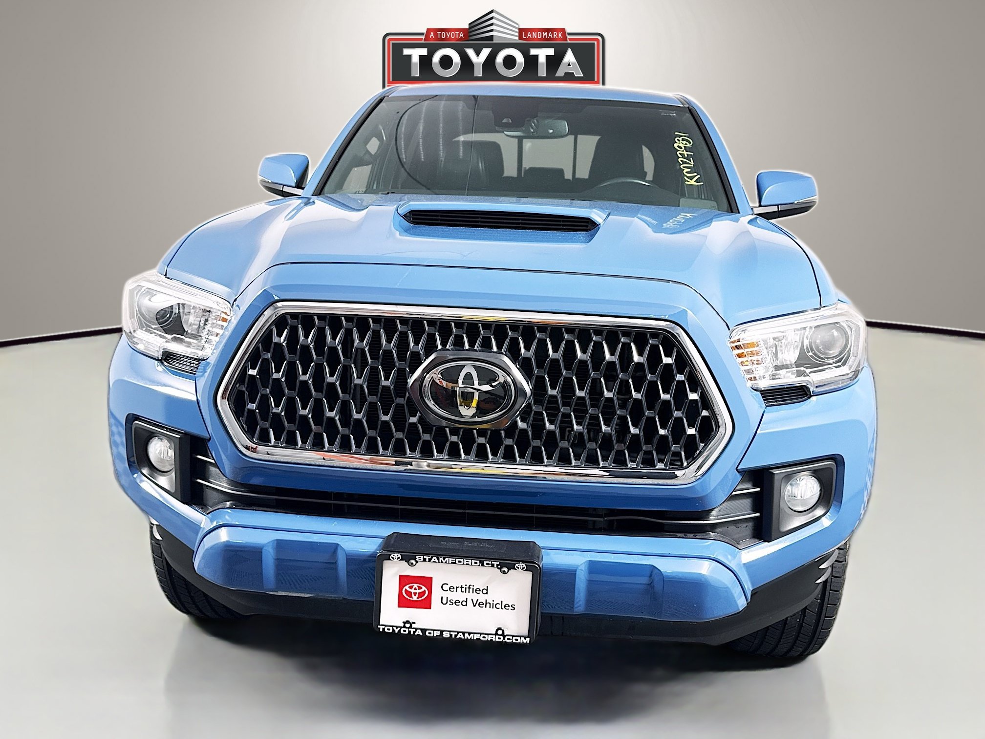 Certified 2019 Toyota Tacoma TRD Sport AWD/4WD image 2