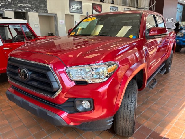 Used 2022 Toyota Tacoma SR5 w/ Technology Package RWD image 8