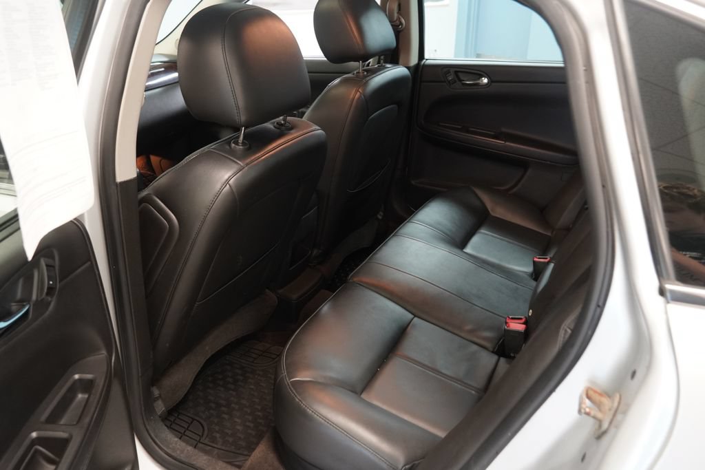 Used 2014 Chevrolet Impala LTZ FWD image 19