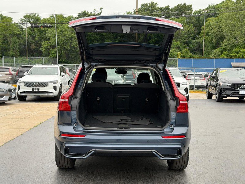 Certified 2025 Volvo XC60 B5 Plus AWD/4WD image 5