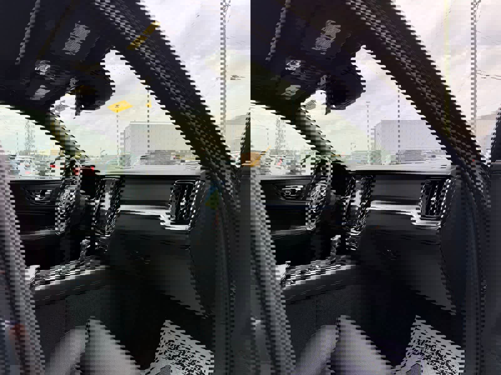 Used 2020 Volvo S60 T6 Momentum AWD/4WD image 9