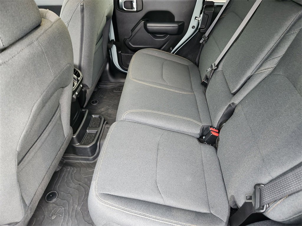 Used 2024 Jeep Wrangler Unlimited image 10