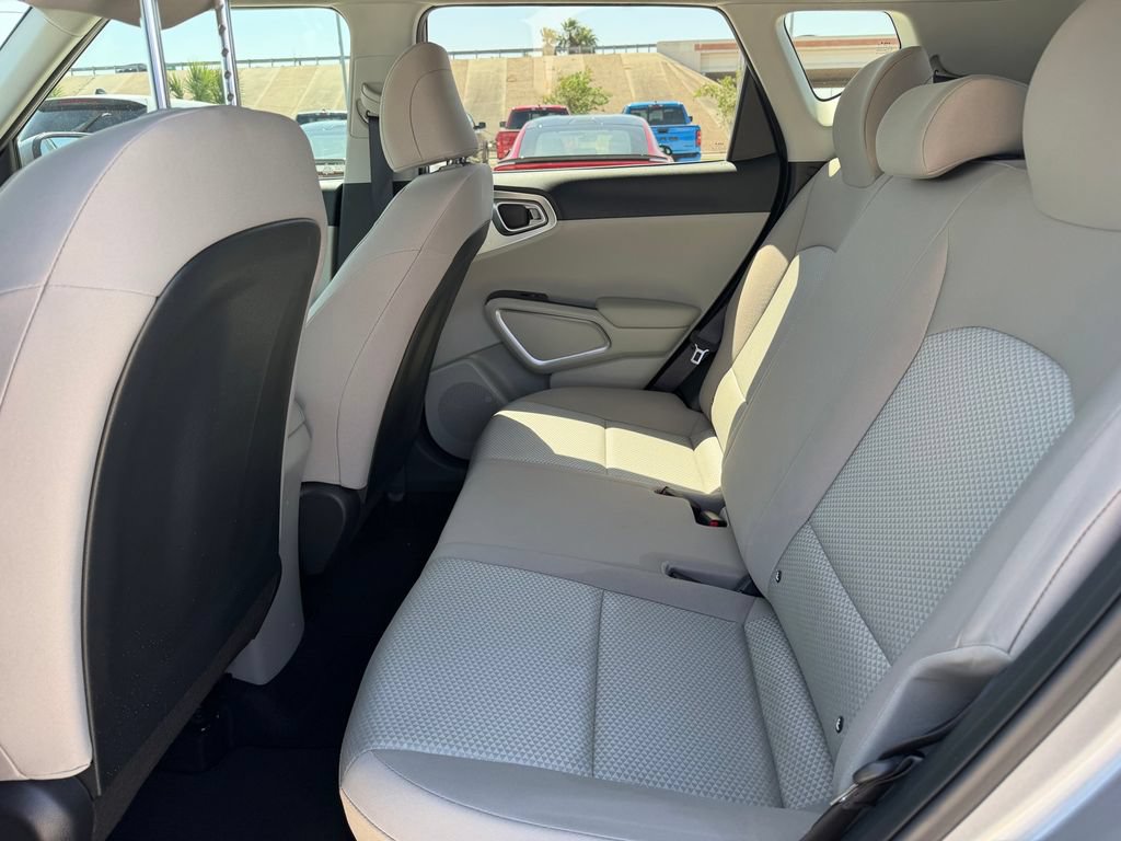 Used 2024 Kia Soul LX w/ Option Group 015 FWD image 9