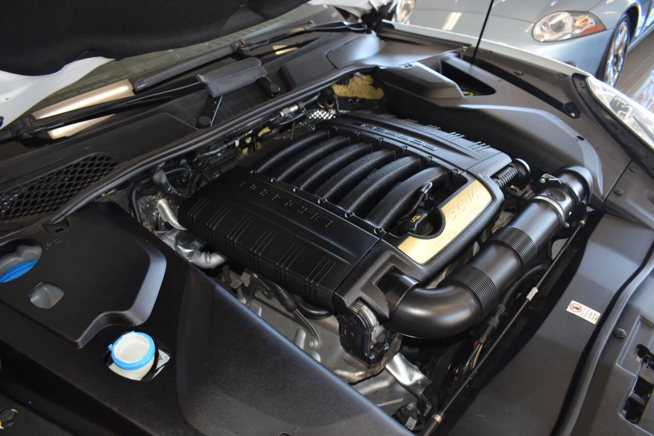 Used 2016 Porsche Cayenne image 35