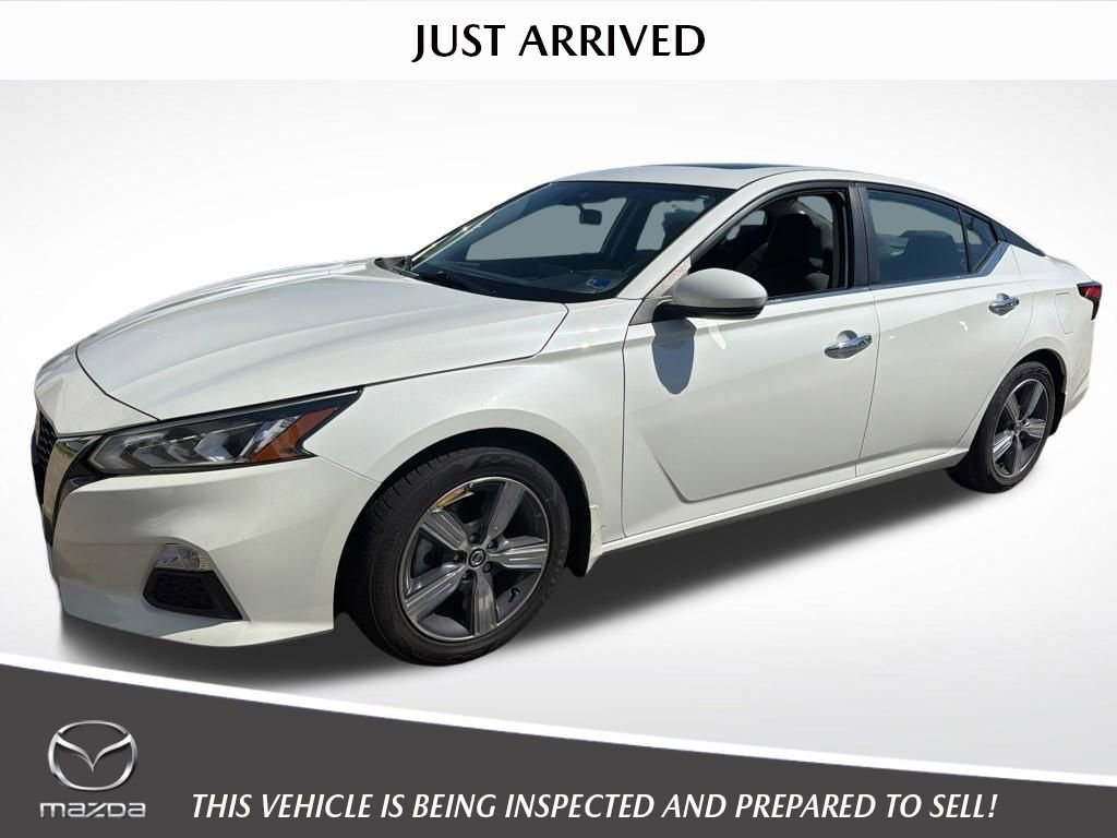 Used 2021 Nissan Altima 2.5 SV w/ SV Premium Package FWD image 1