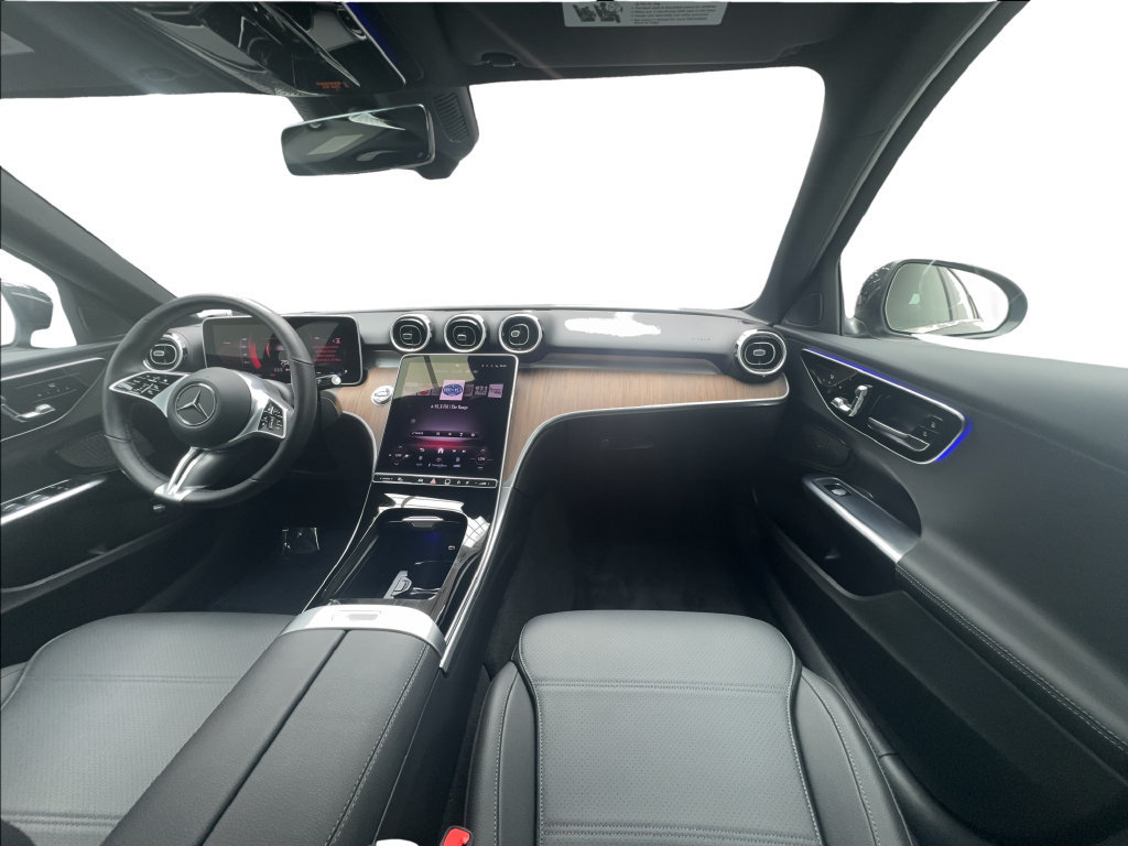 Used 2025 Mercedes-Benz C 300 4MATIC Sedan image 35
