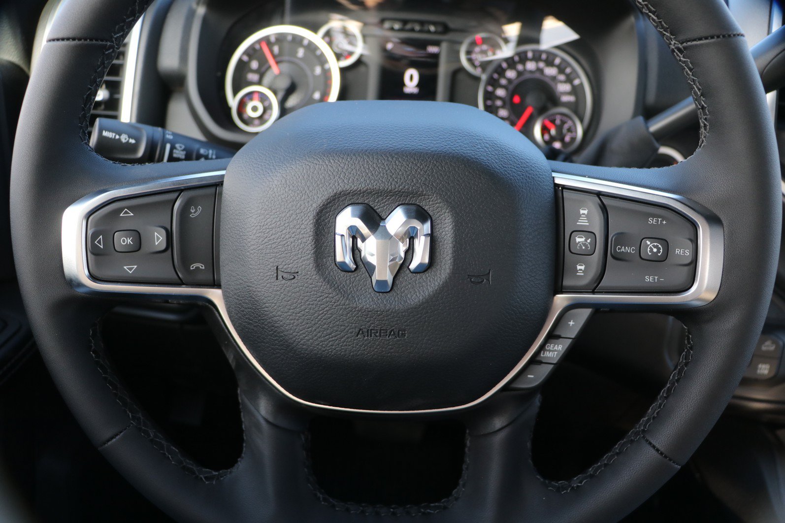 New 2026 RAM 2500 Big Horn AWD/4WD image 17