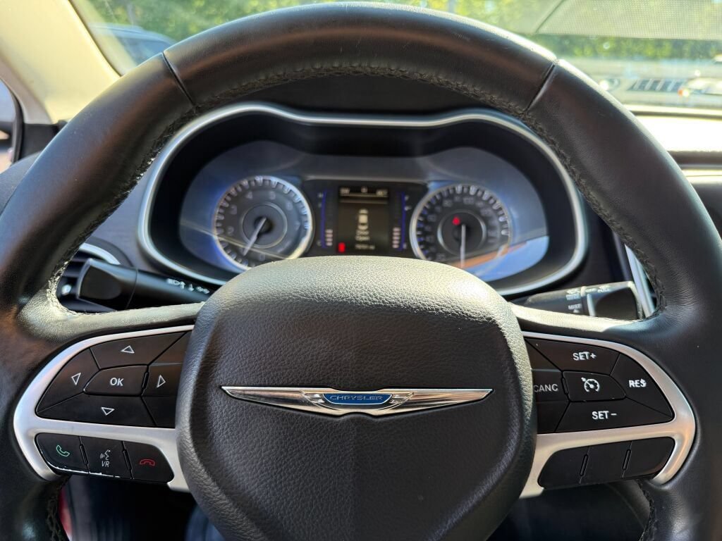 Used 2016 Chrysler 200 LX FWD image 30