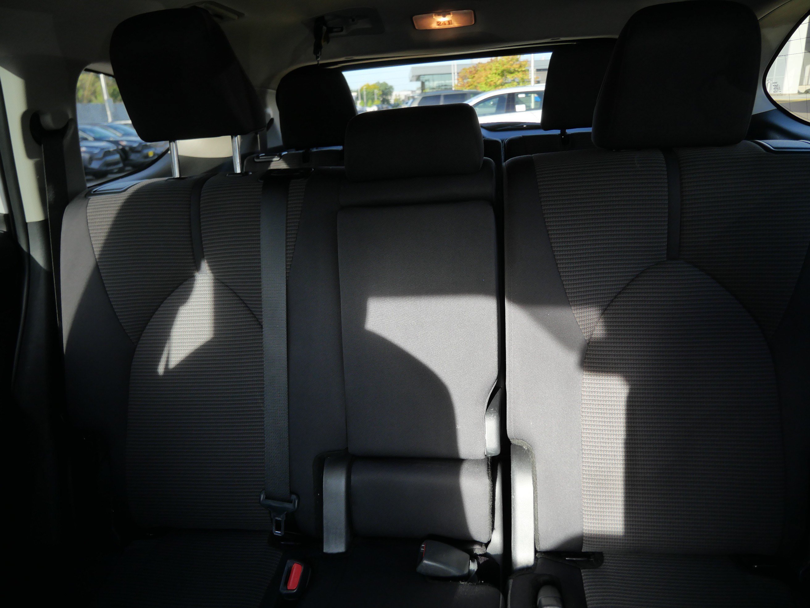 Used 2025 Toyota Highlander LE AWD/4WD image 13