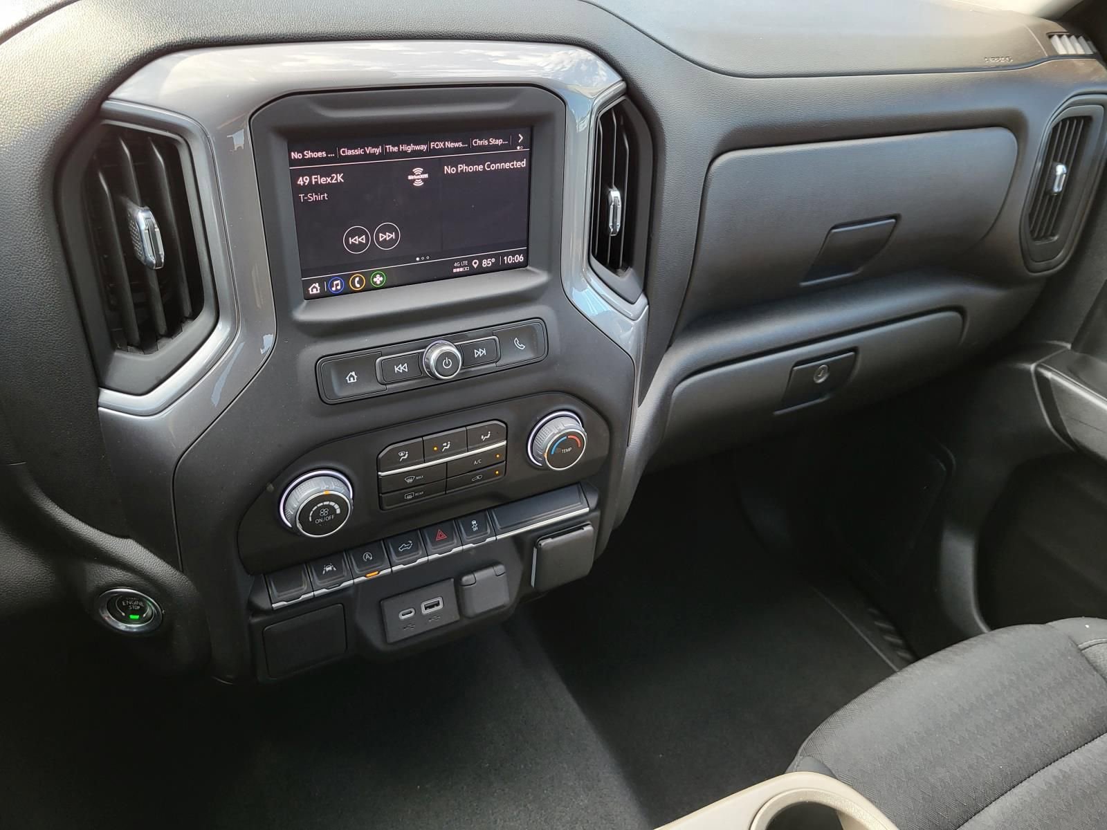 Used 2023 Chevrolet Silverado 1500 Custom image 3