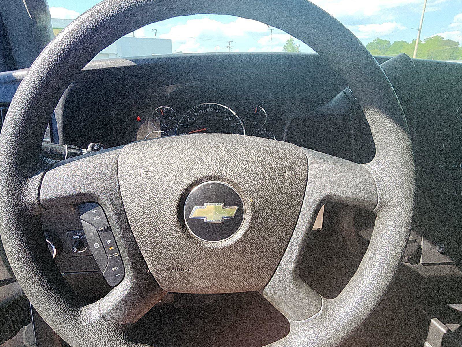 Used 2020 Chevrolet Express 3500 LT w/ LT Preferred Equipment Group RWD image 12