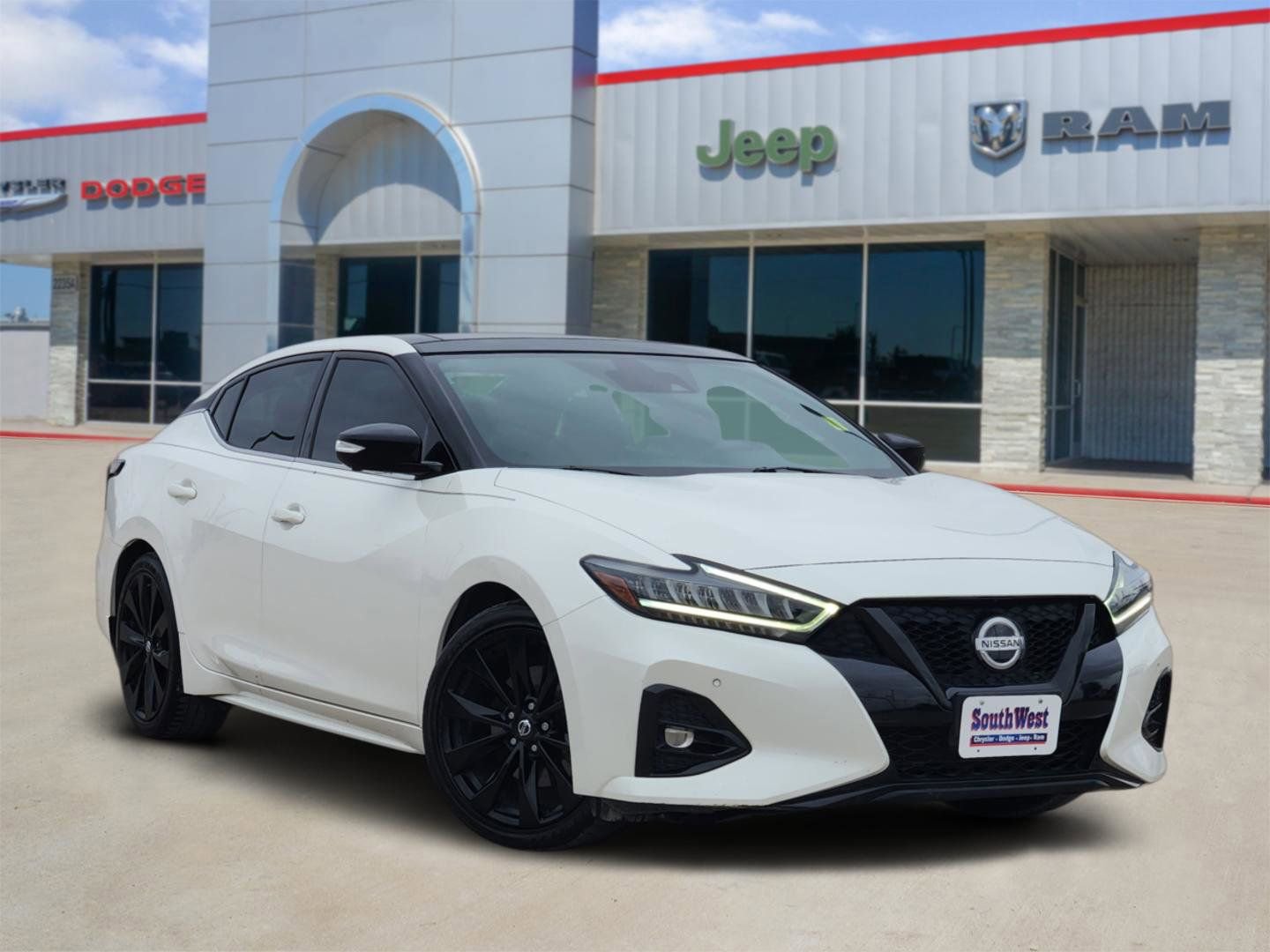 Used 2022 Nissan Maxima SR w/ Sport Mat Group image 1