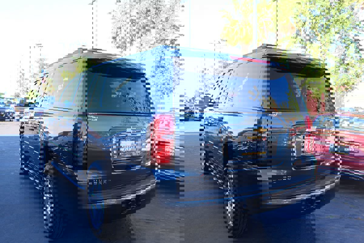 Used 2019 Chevrolet Suburban LS w/ All-Season Package image 5