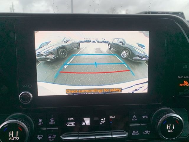 Used 2023 Toyota Highlander LE image 21