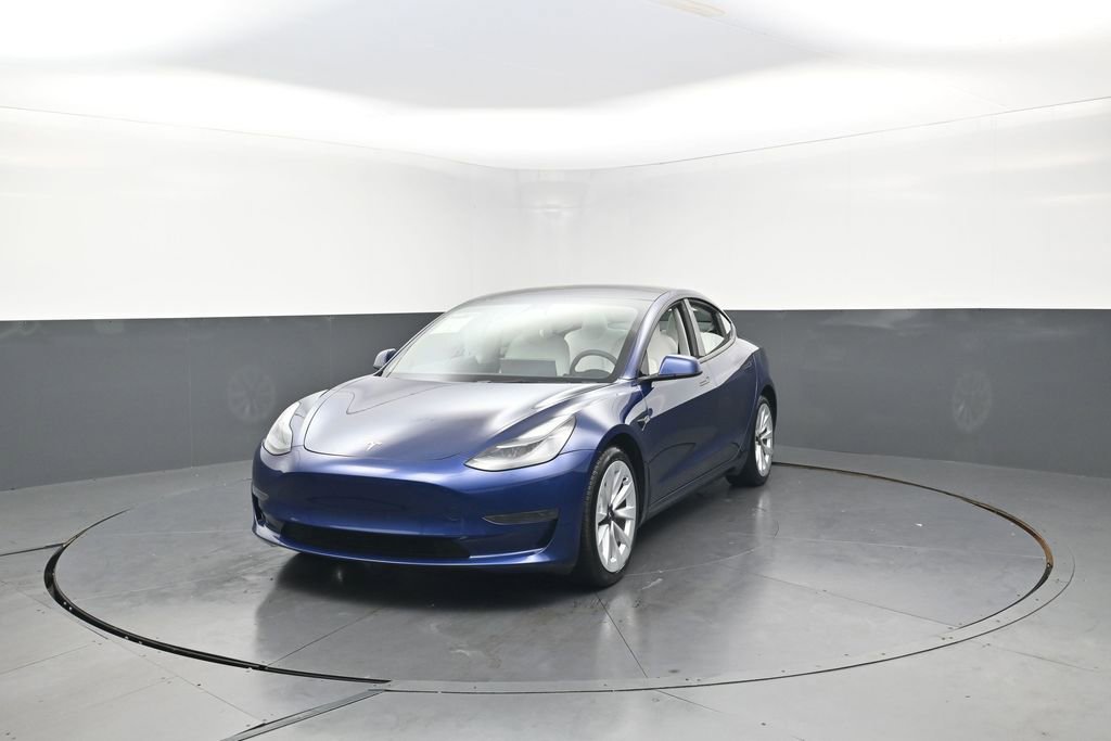 Used 2023 Tesla Model 3 Standard Range RWD image 4