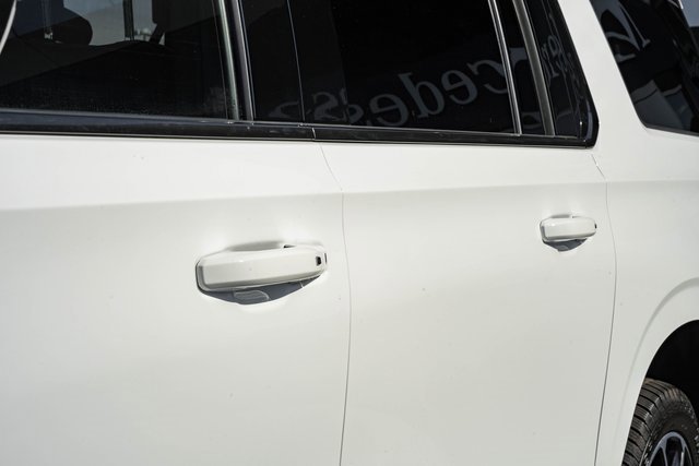 Used 2023 Chevrolet Suburban RST image 16