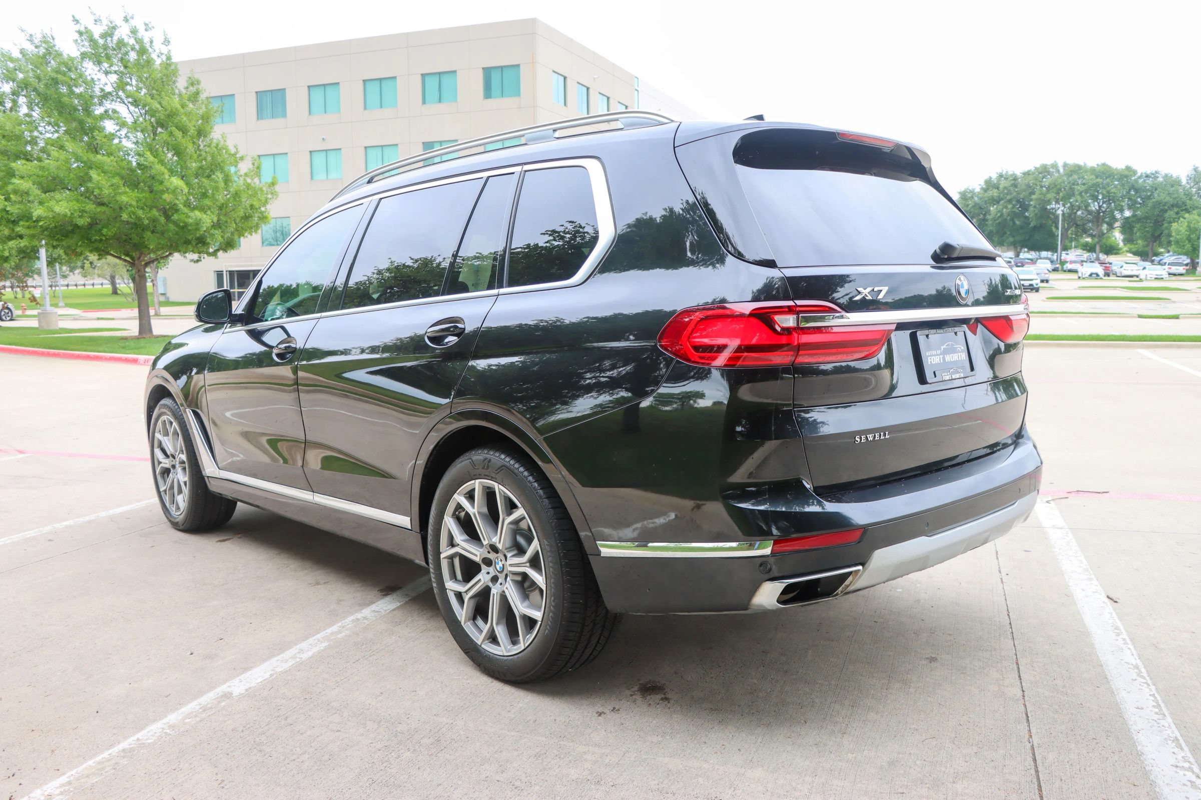 Used 2019 BMW X7 xDrive40i w/ Premium Package AWD/4WD image 5