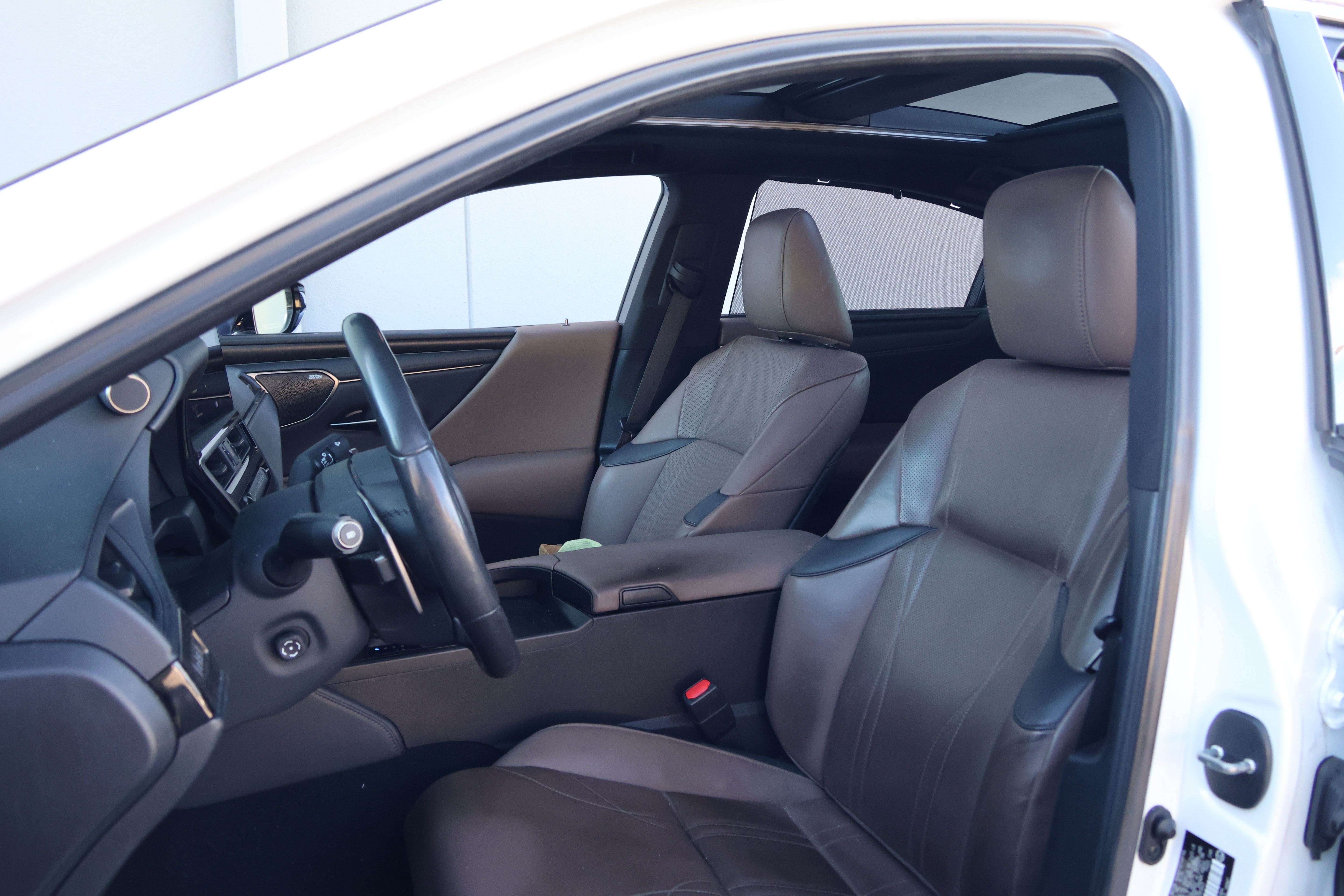 Certified 2025 Lexus ES 350 Ultra Luxury w/ Accessory Package (Z2) FWD image 35