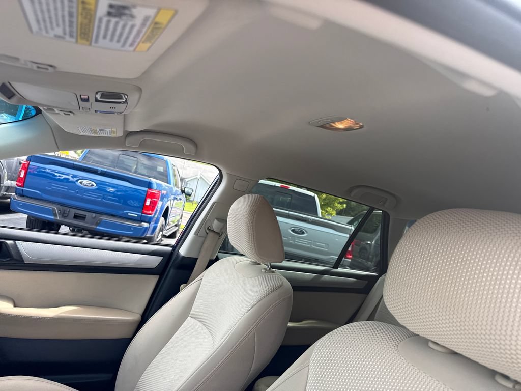Used 2017 Subaru Outback 2.5i Premium AWD/4WD image 24