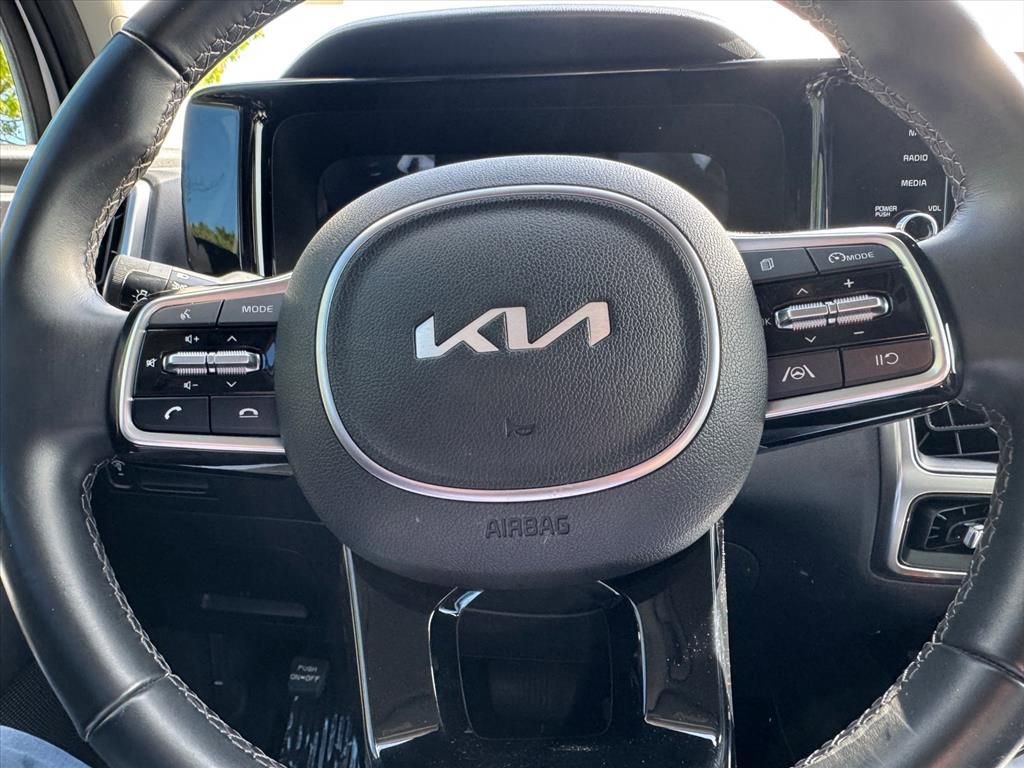 Certified 2023 Kia Sorento S image 17
