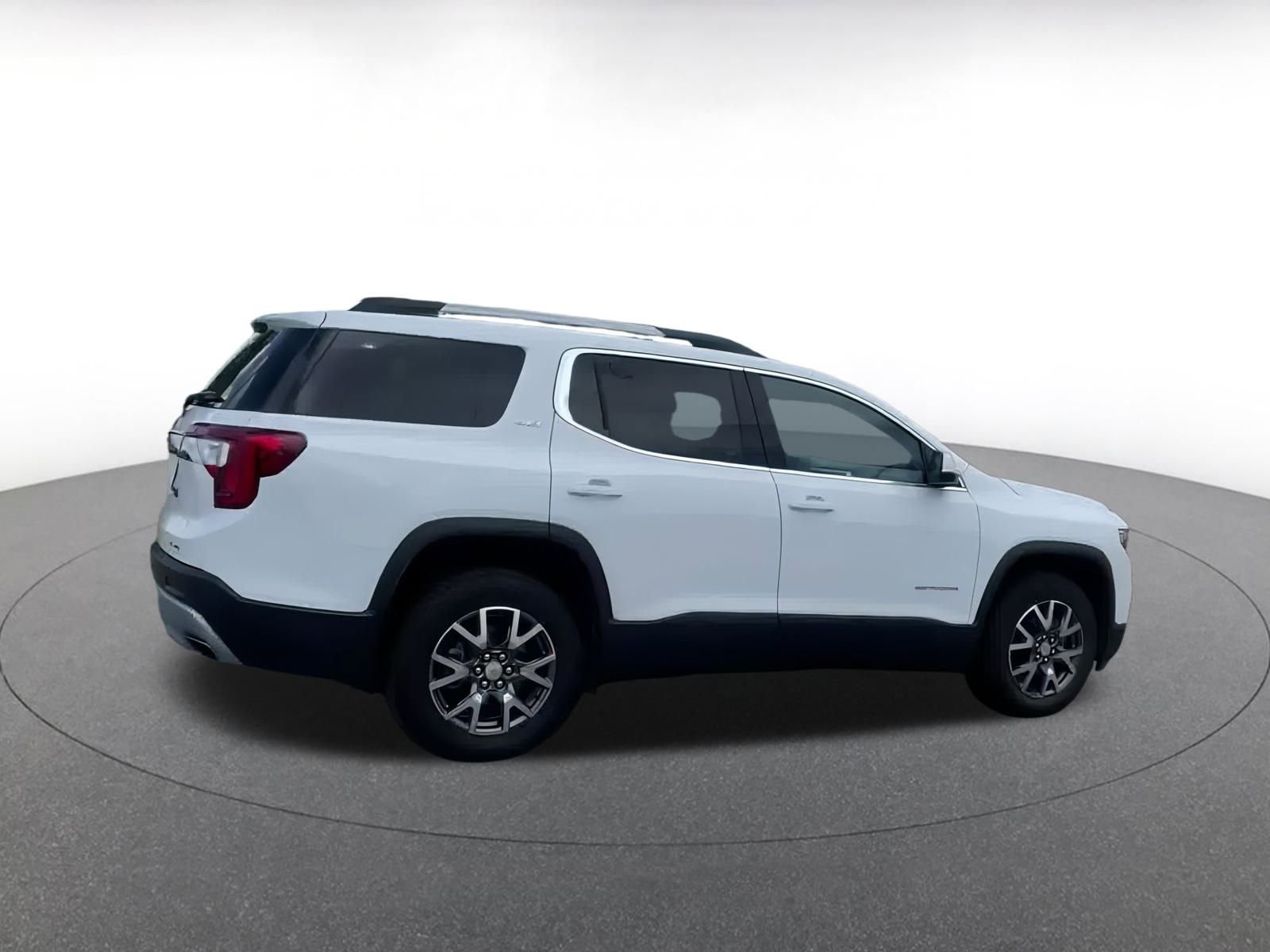 Used 2023 GMC Acadia SLT image 14