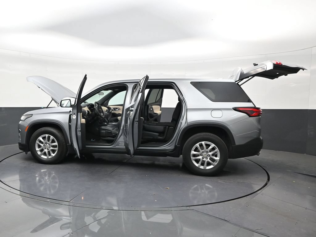 Used 2023 Chevrolet Traverse LS FWD image 29