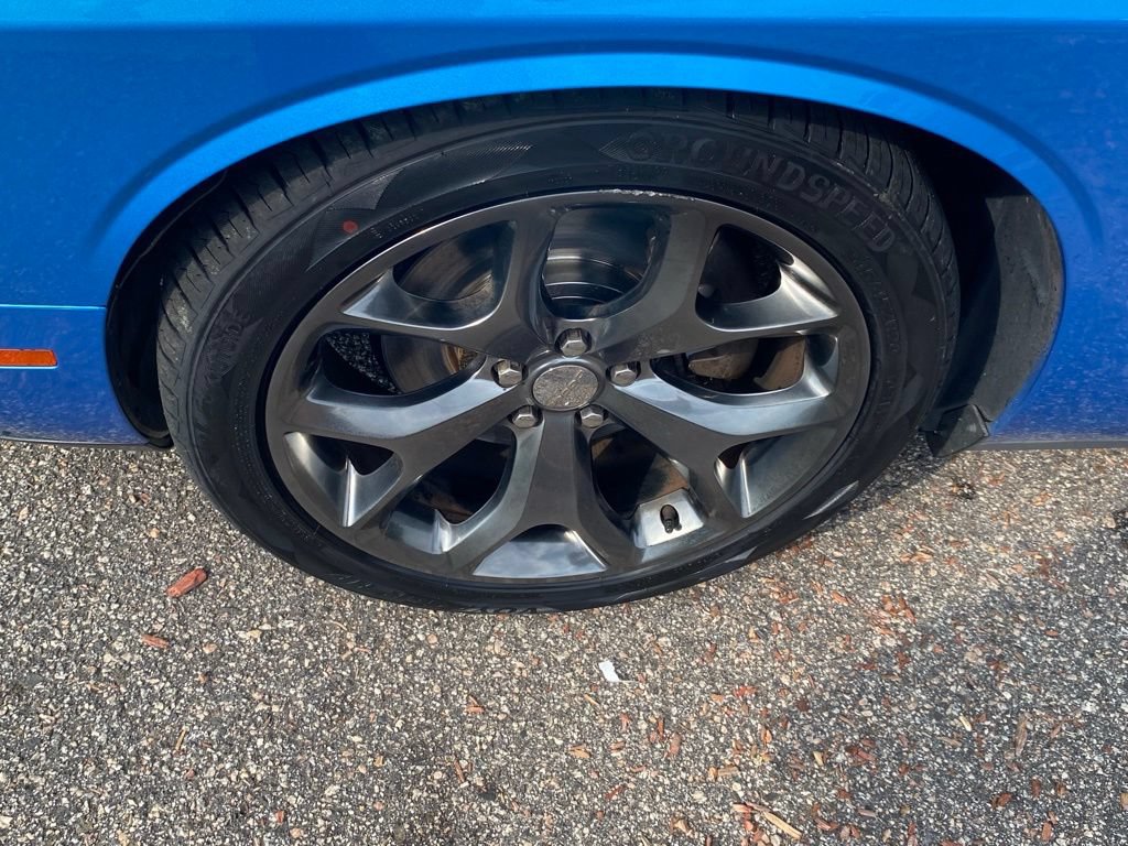 Used 2015 Dodge Challenger R/T Plus RWD image 17