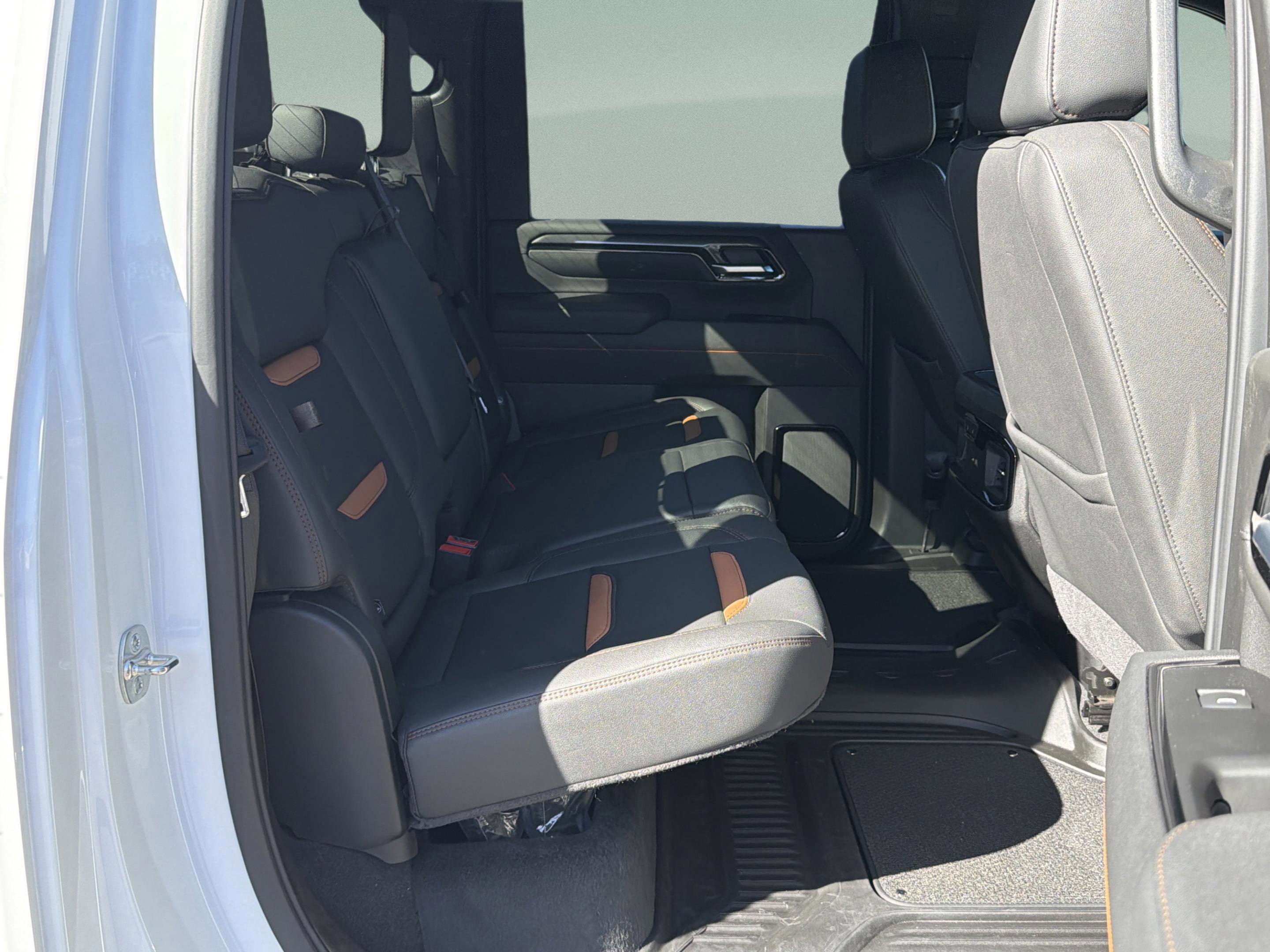 Used 2026 GMC Sierra 2500 AT4 image 28