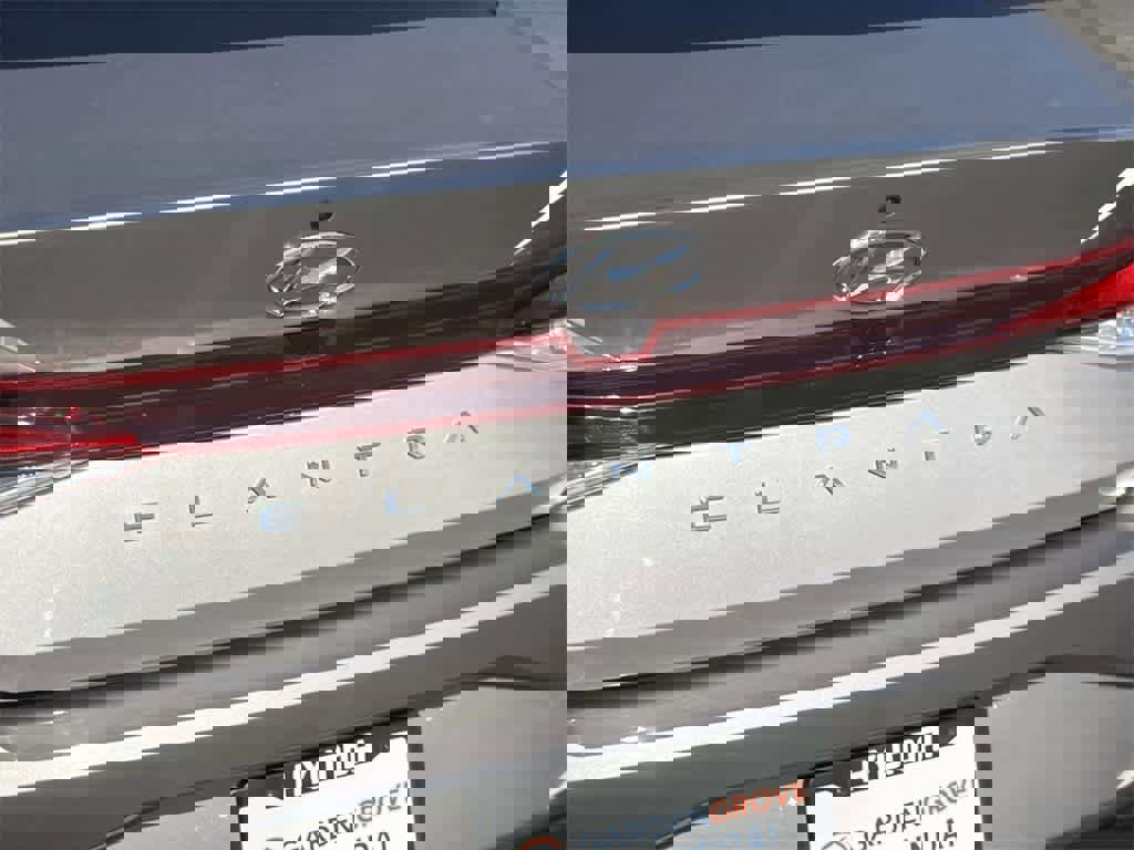 Used 2023 Hyundai Elantra SEL w/ Cargo Package image 30