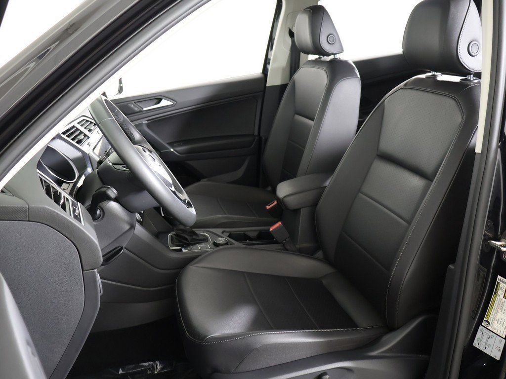 Used 2020 Volkswagen Tiguan SE image 29