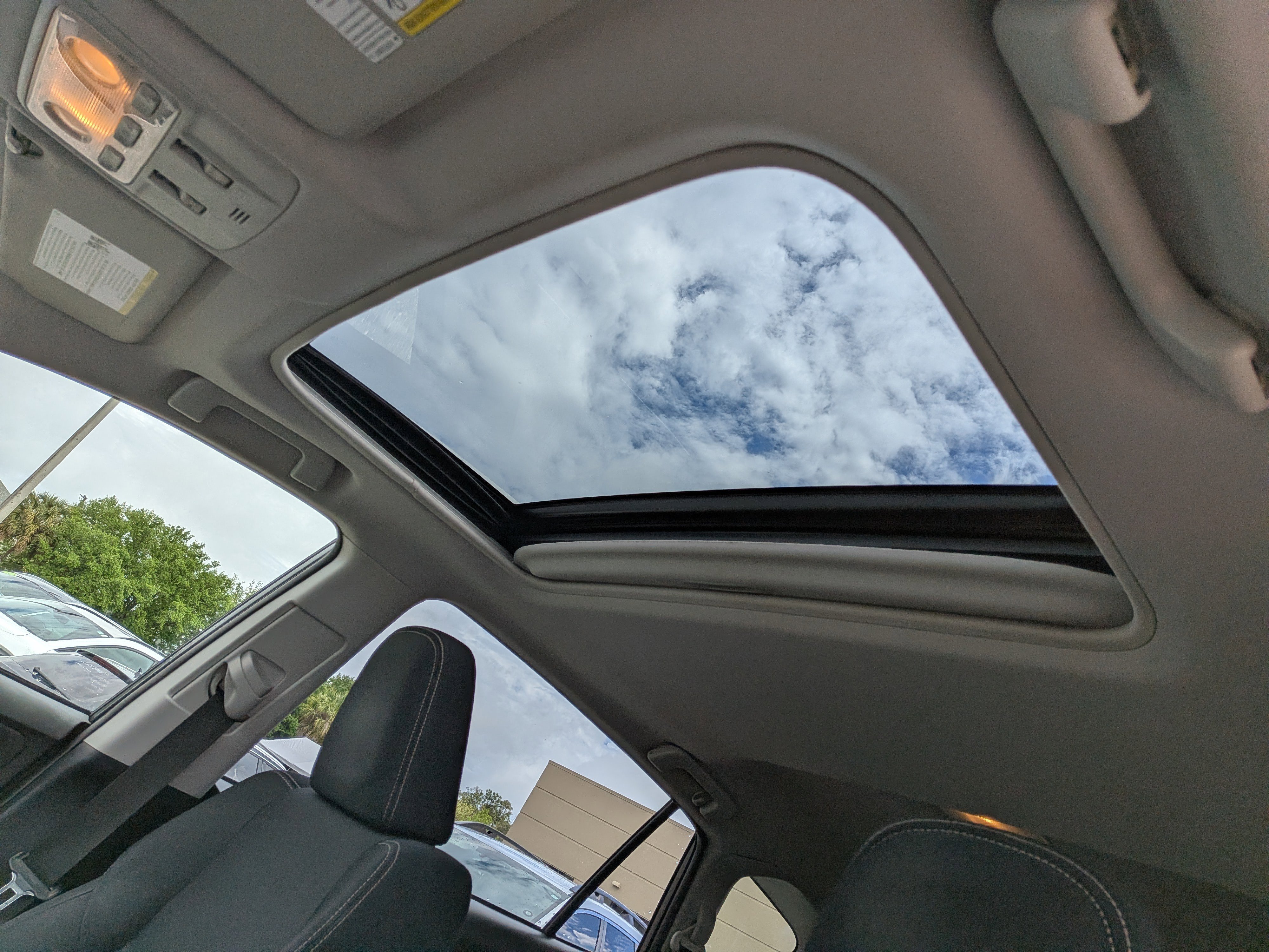 Used 2013 Toyota RAV4 XLE image 21