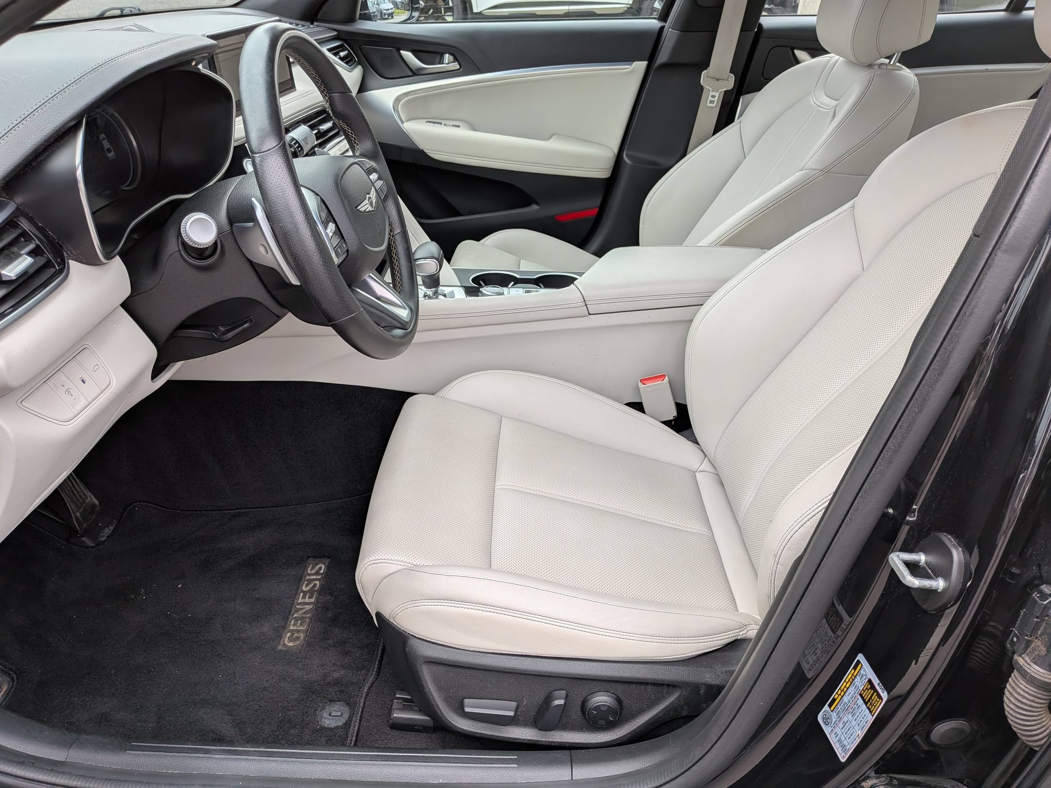 Used 2024 Genesis G70 2.5T RWD image 14