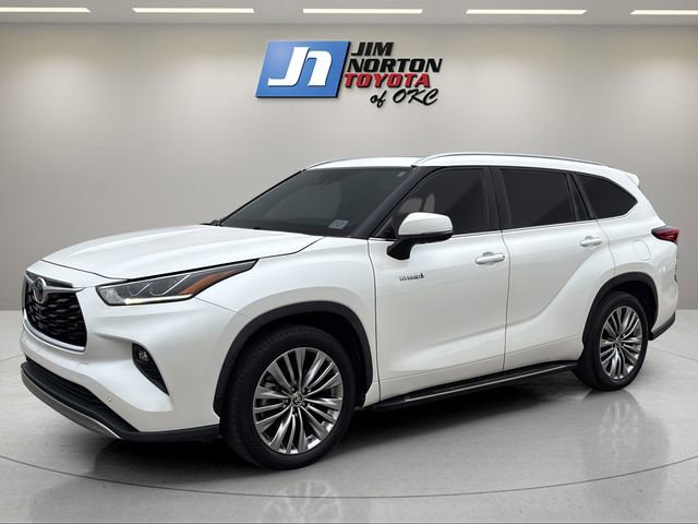 Used 2020 Toyota Highlander Platinum FWD image 1
