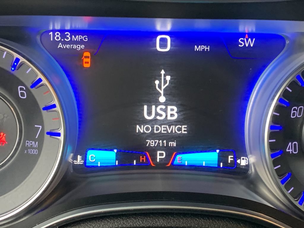 Used 2017 Chrysler 300 C AWD/4WD image 31