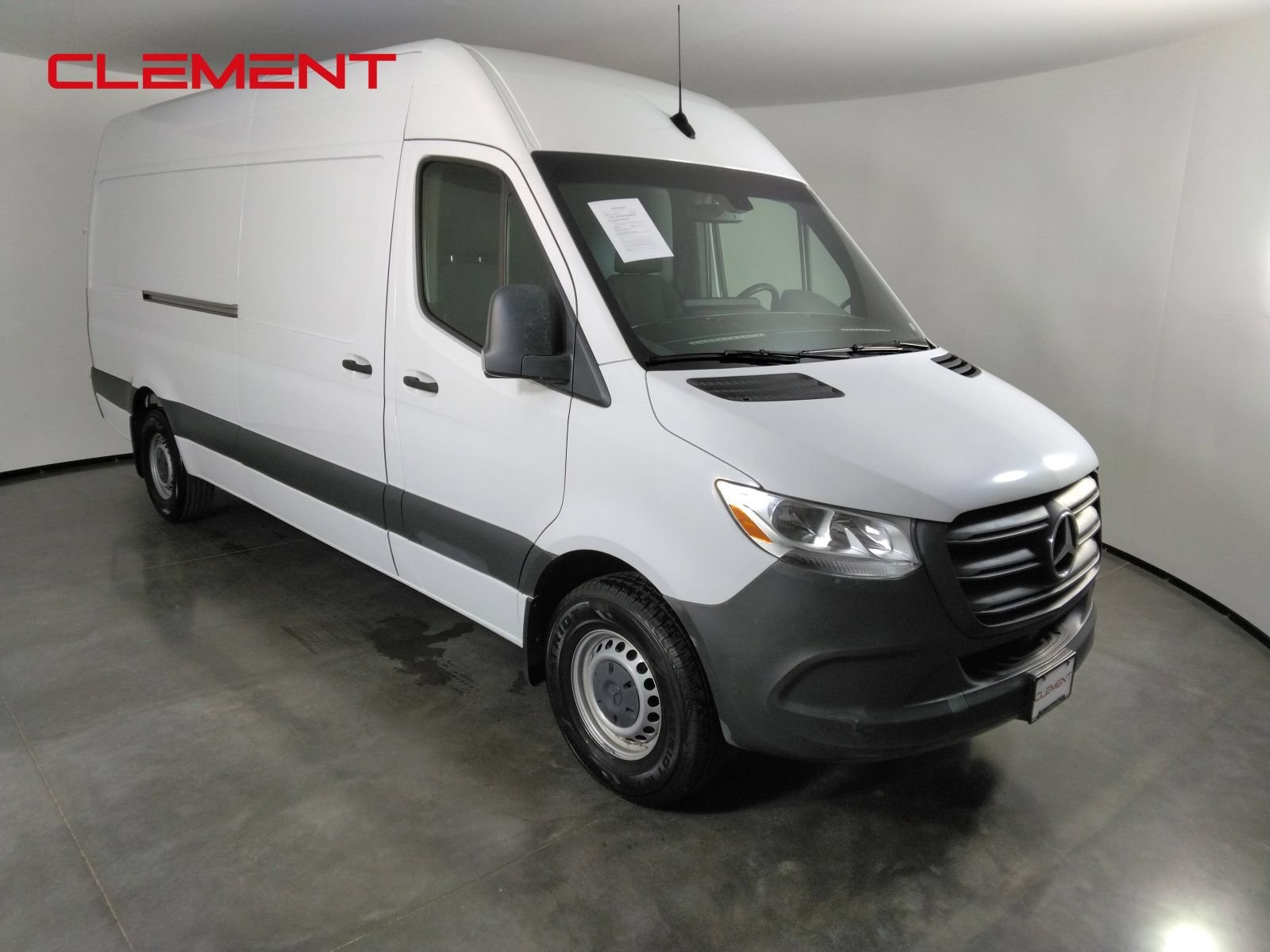 Used 2023 Mercedes-Benz Sprinter 2500 image 3