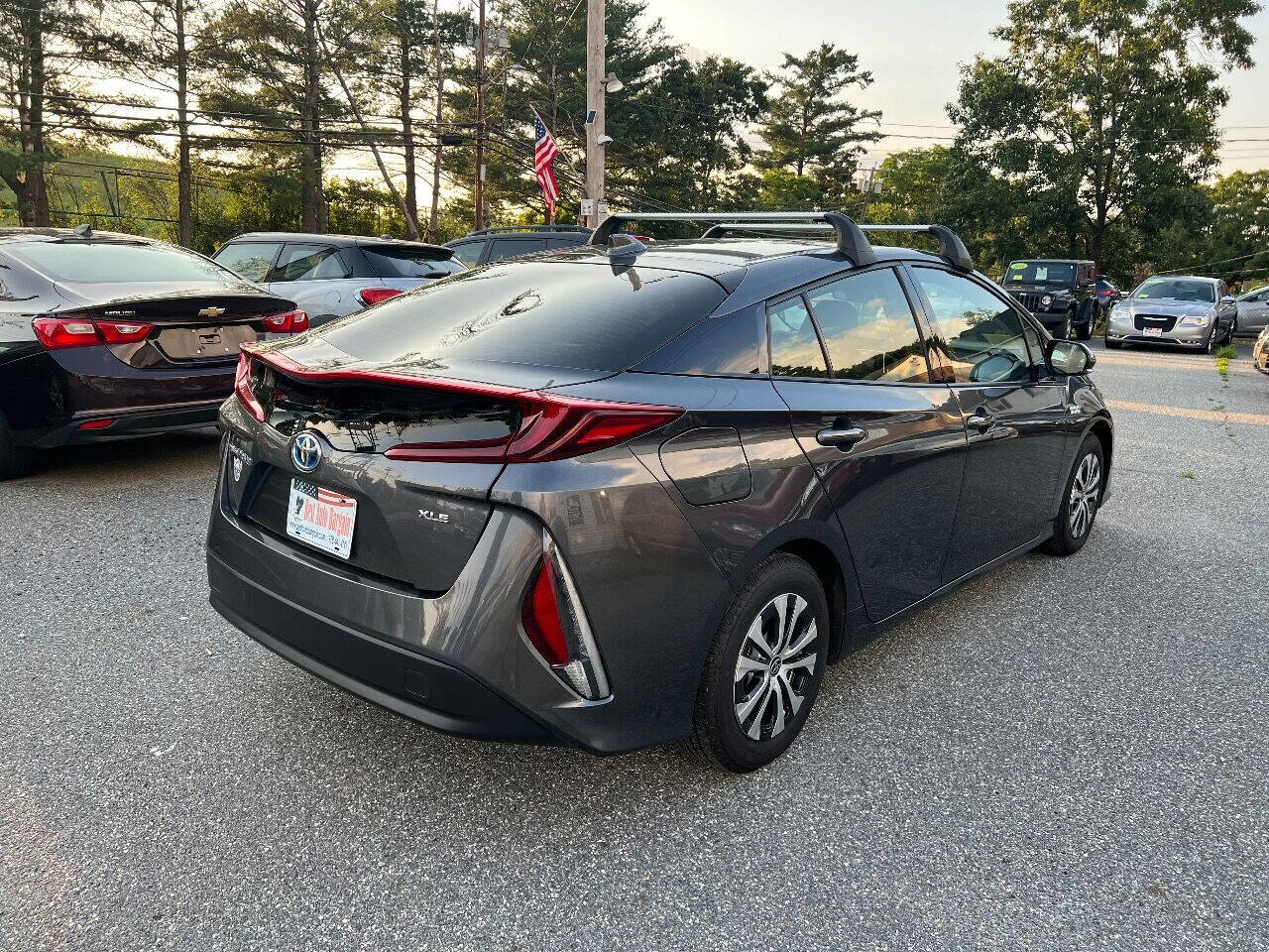 Used 2020 Toyota Prius Prime XLE image 6