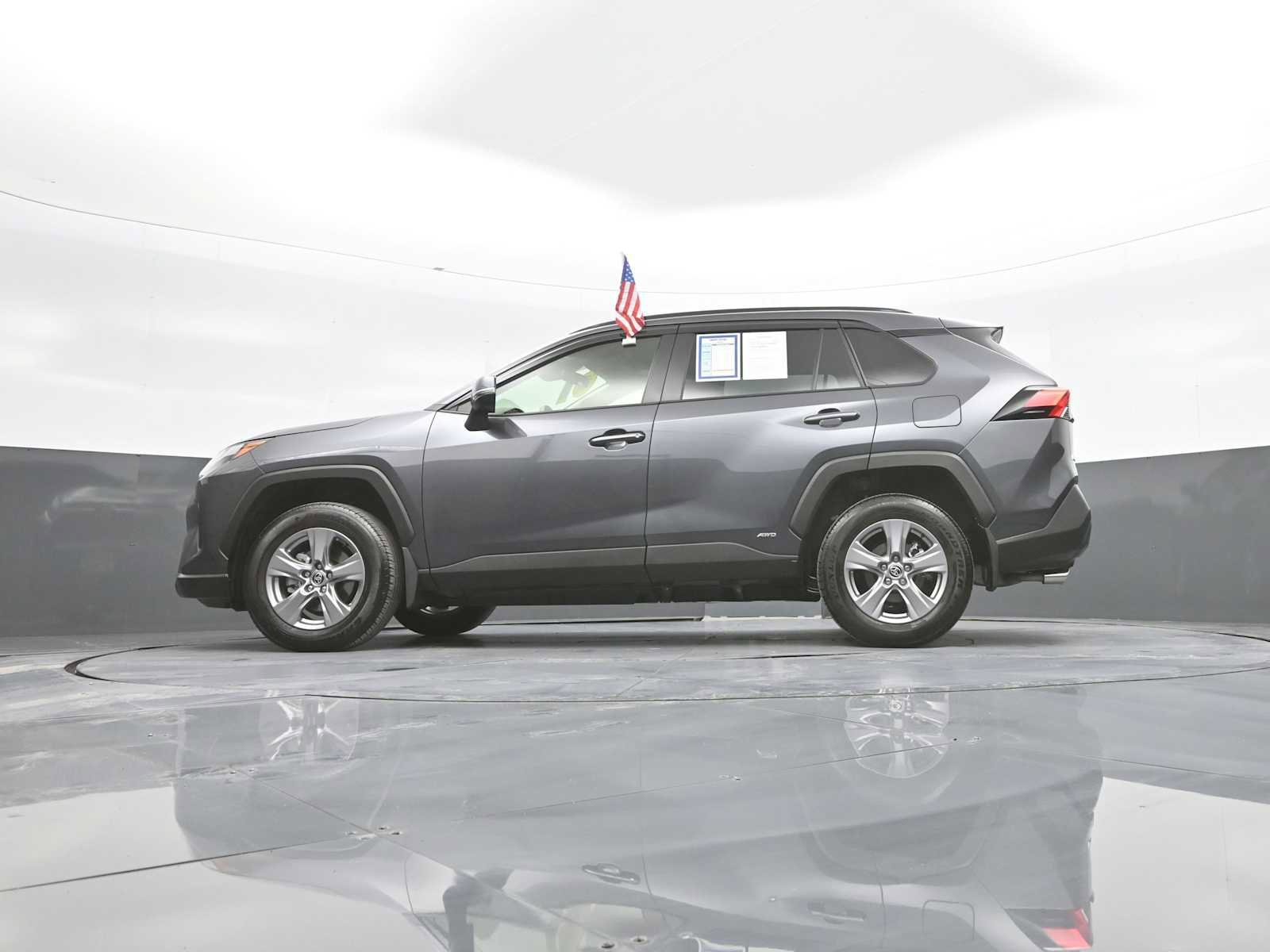 Used 2025 Toyota RAV4 XLE AWD/4WD image 37