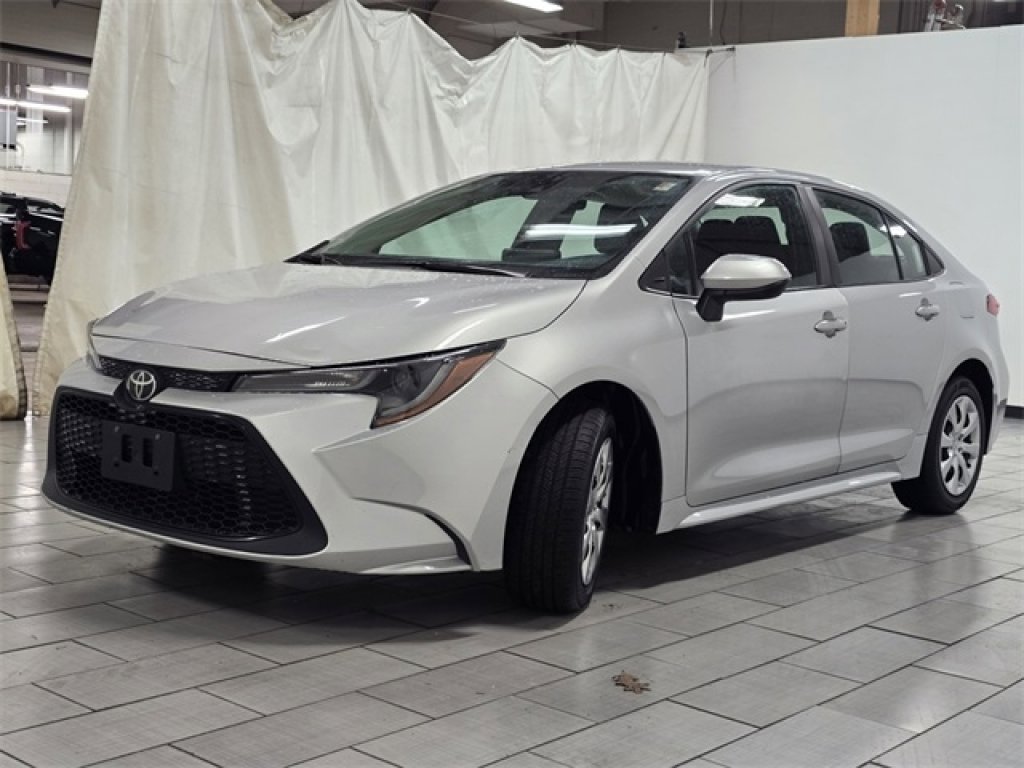 Used 2022 Toyota Corolla LE image 9