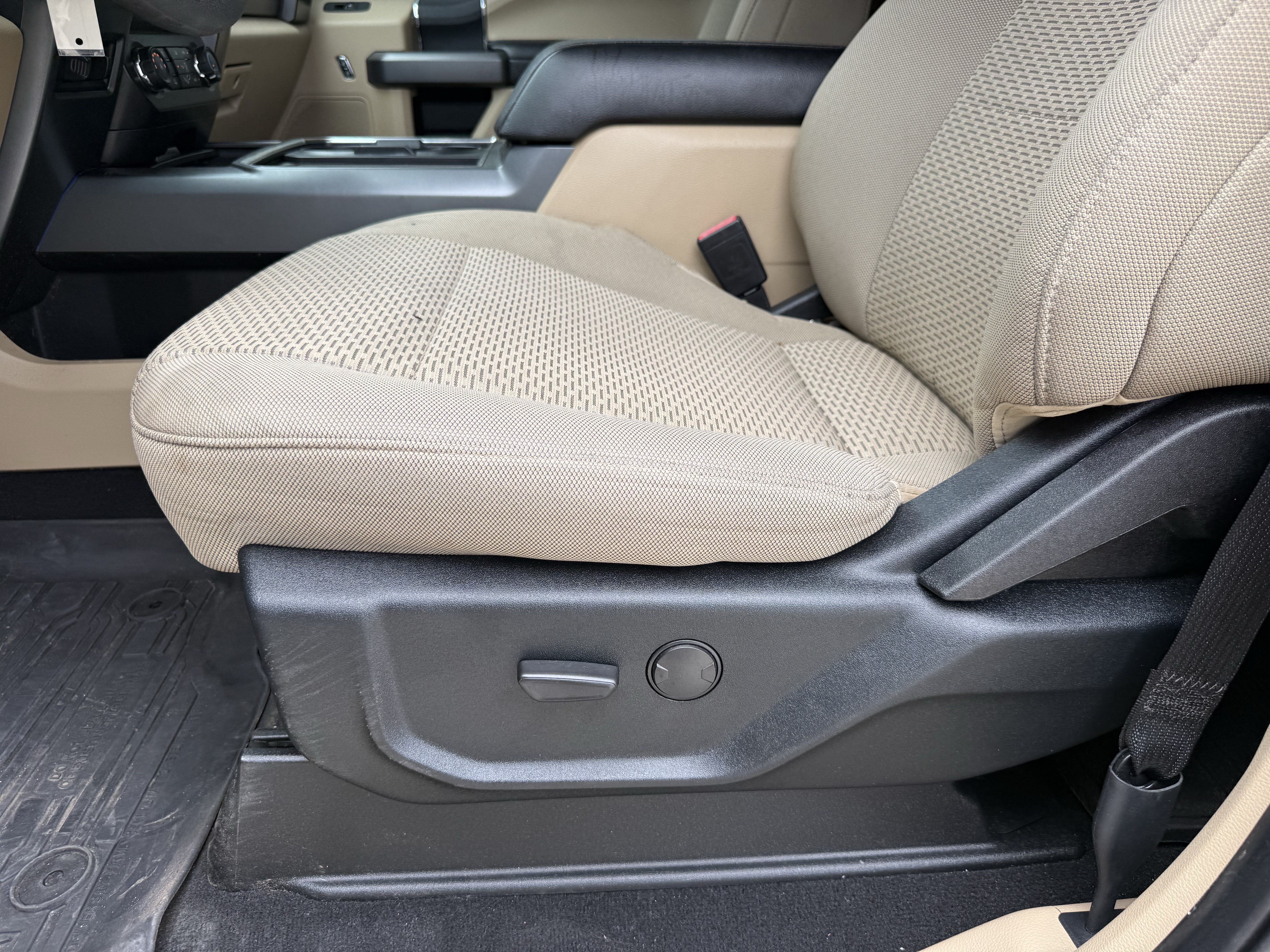 Used 2021 Ford F250 XLT w/ XLT Value Package AWD/4WD image 28