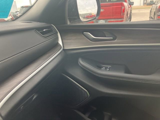 New 2026 Jeep Grand Cherokee Limited AWD/4WD image 15