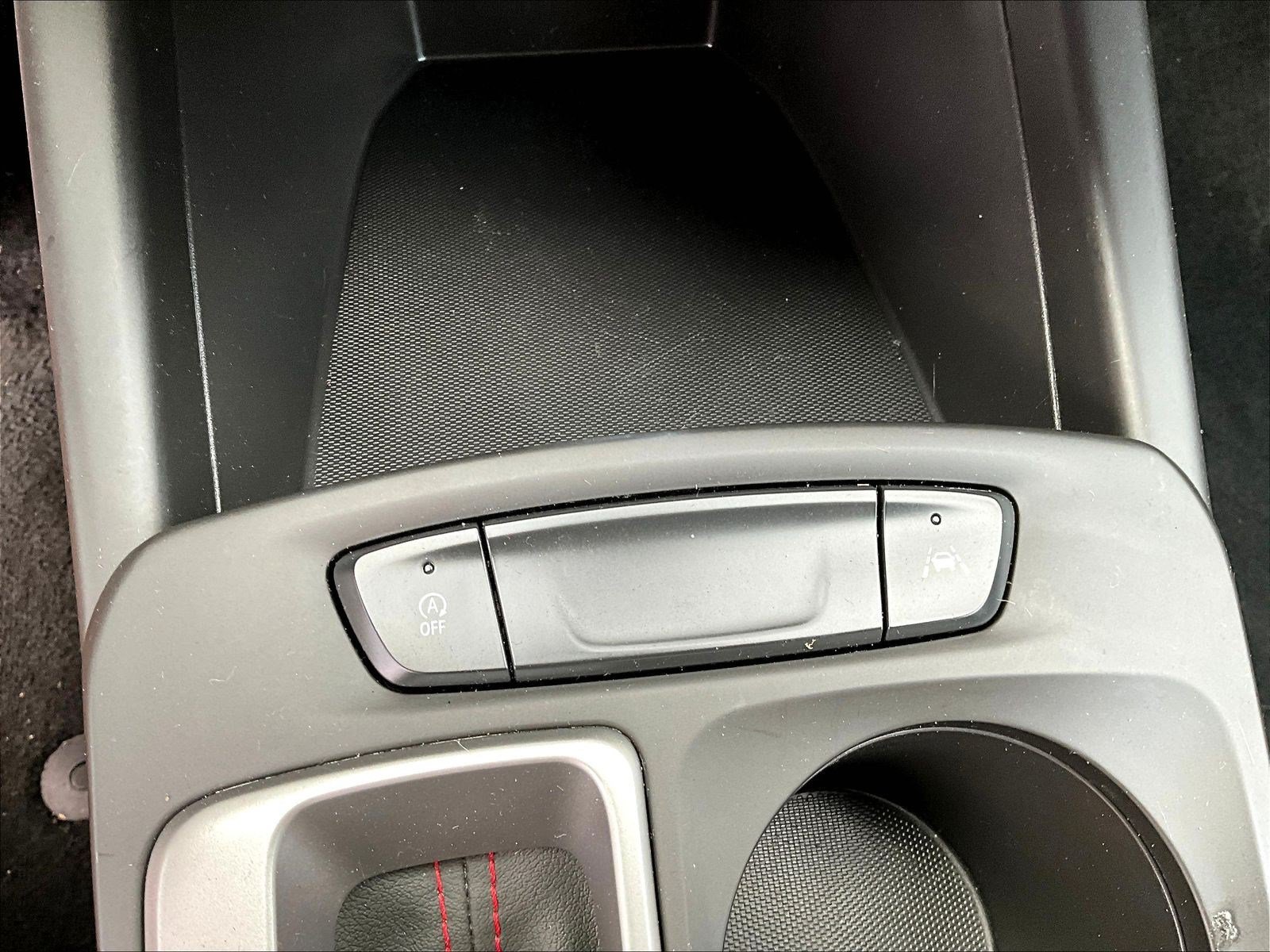 Used 2024 Chevrolet Trax RS FWD image 36