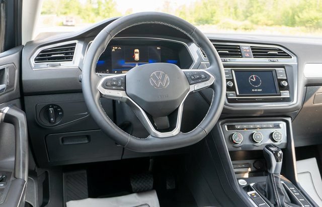 Used 2022 Volkswagen Tiguan S AWD/4WD image 13