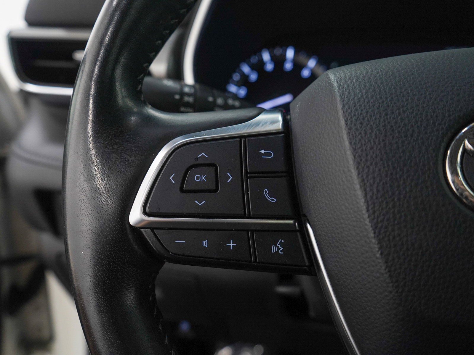 Used 2020 Toyota Highlander Platinum AWD/4WD image 30