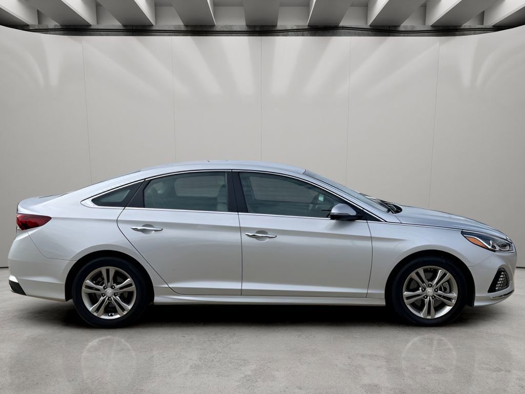 Used 2019 Hyundai Sonata SEL w/ Tech Package 02 FWD image 6