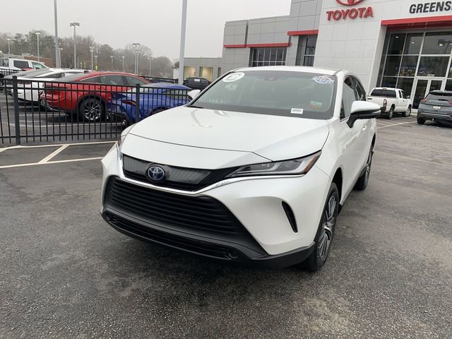 Used 2023 Toyota Venza LE image 4