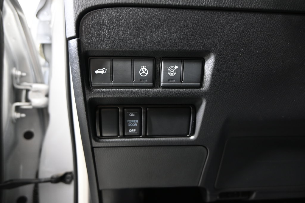 Used 2024 Nissan Armada Platinum w/ Captain's Chairs Package AWD/4WD image 25
