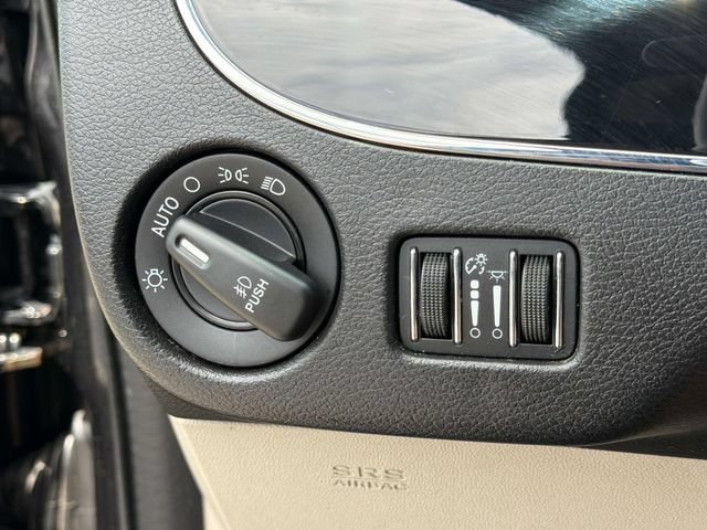 Used 2015 Dodge Grand Caravan SXT FWD image 29